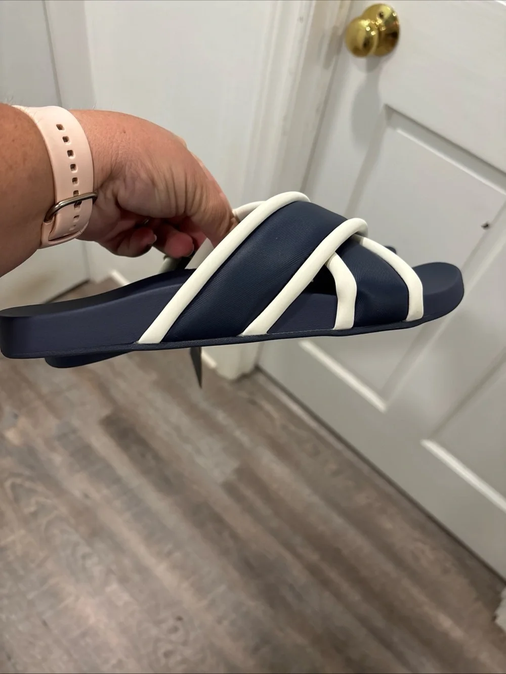 OluKai Women’s Ani Sandals Size 8 Mood Indigo/White Sand Resortwear Beach NWT